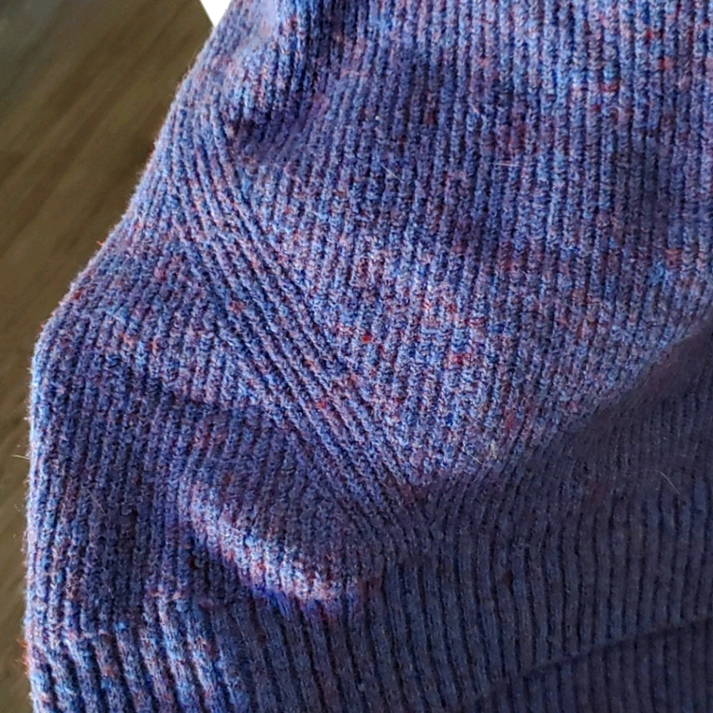 Sweater - Picture 5 of 5